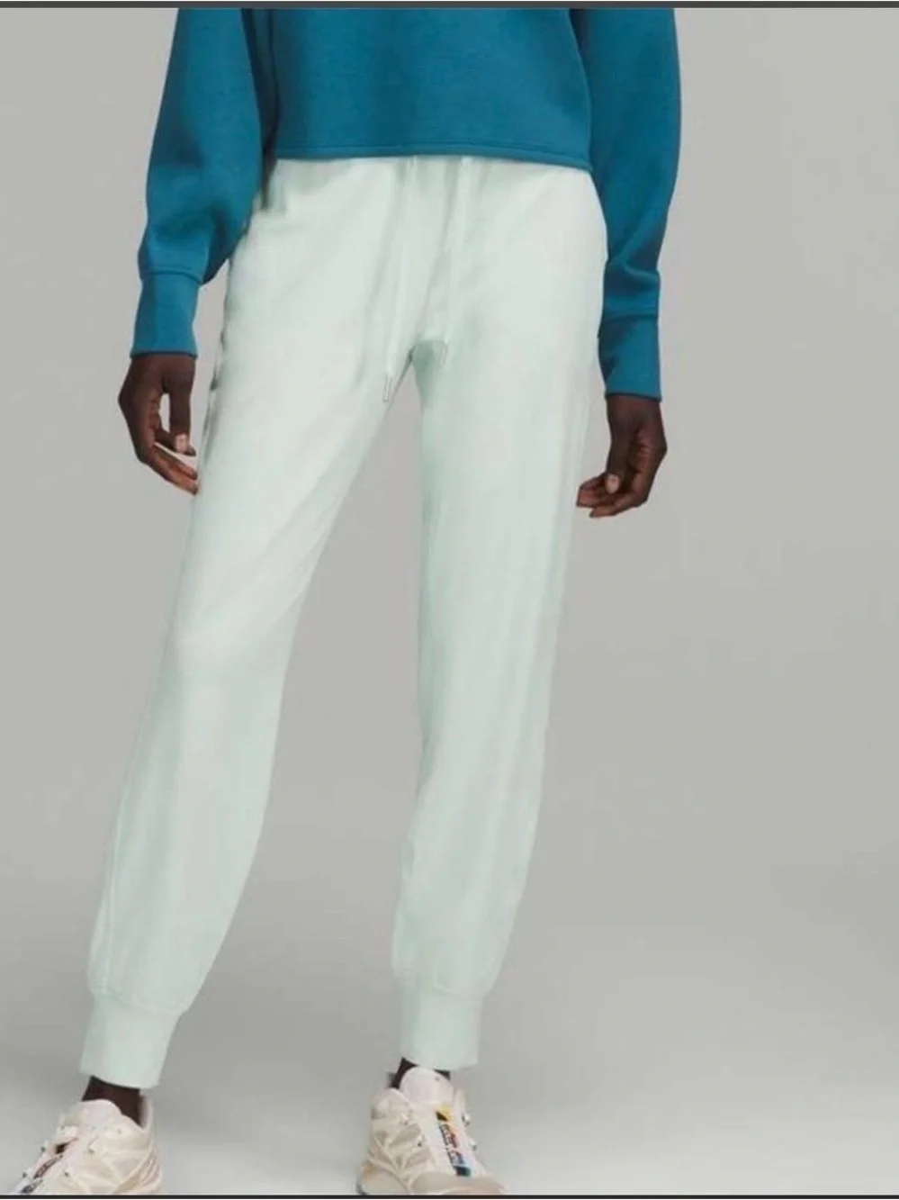Lululemon Mint Green Jogger Pants XL Soft Stretch Lounge Travel Athleisure